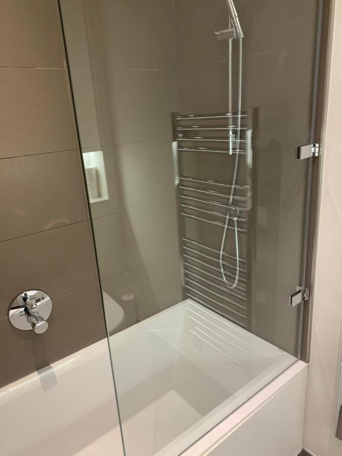 Quartermile 1 Bedroom Apartment Edinburgh Bagian luar foto